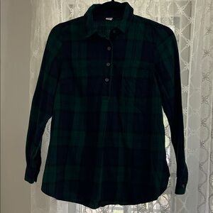 Old Navy maternity Green and Blue Plaid flannel